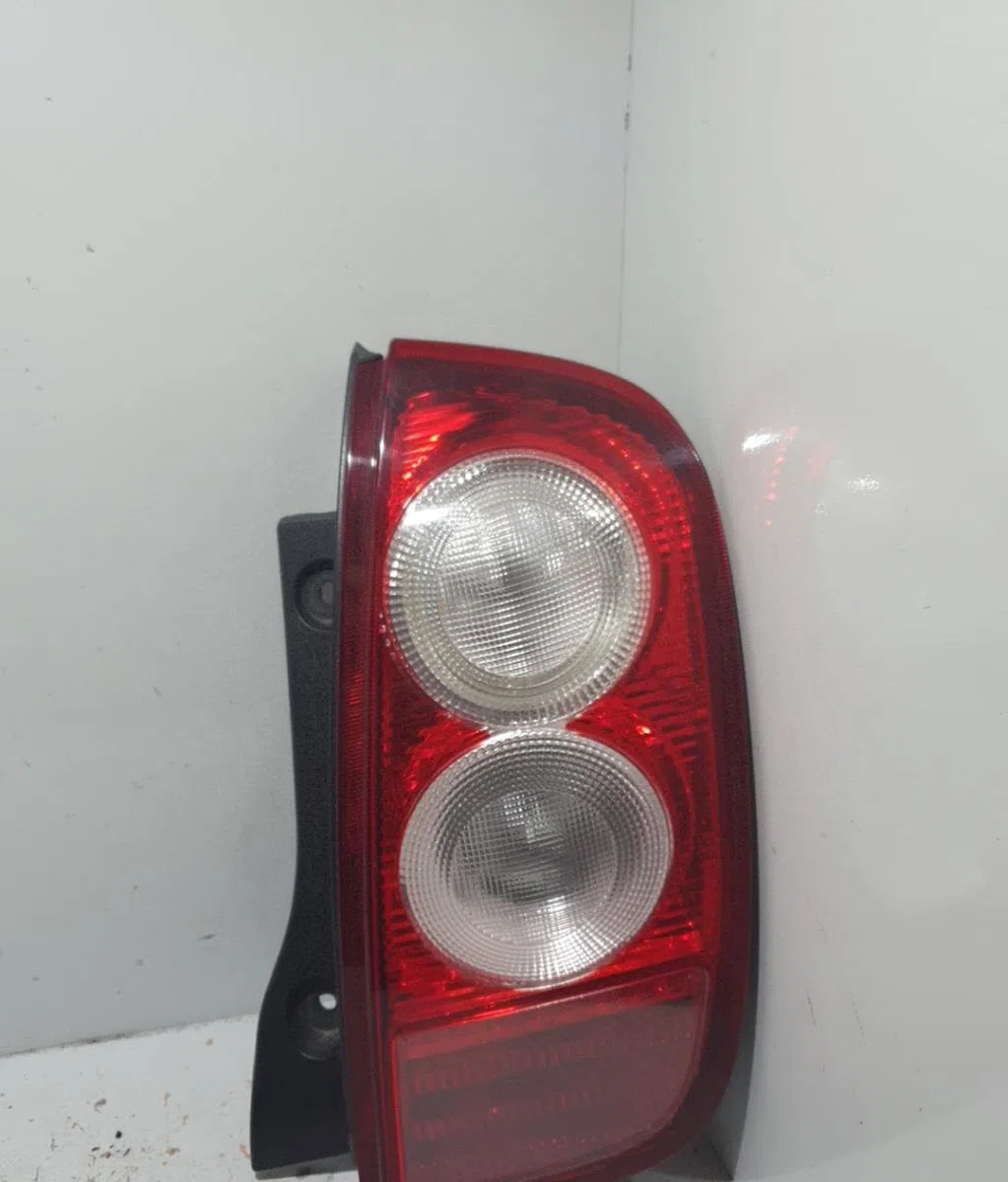 Feu arrière droit NISSAN MICRA occasion