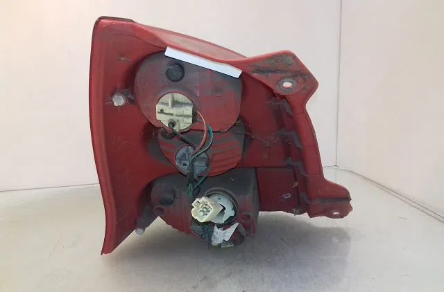 Feu arrière droit Nissan PIXO (UA0) 1.0 (2009) 5 portes occasion