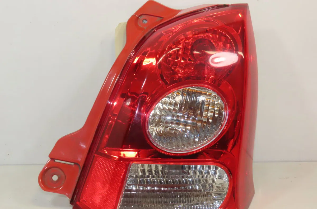 Feu arrière droit Nissan PIXO (UA0) 1.0 (2009) 5 portes occasion