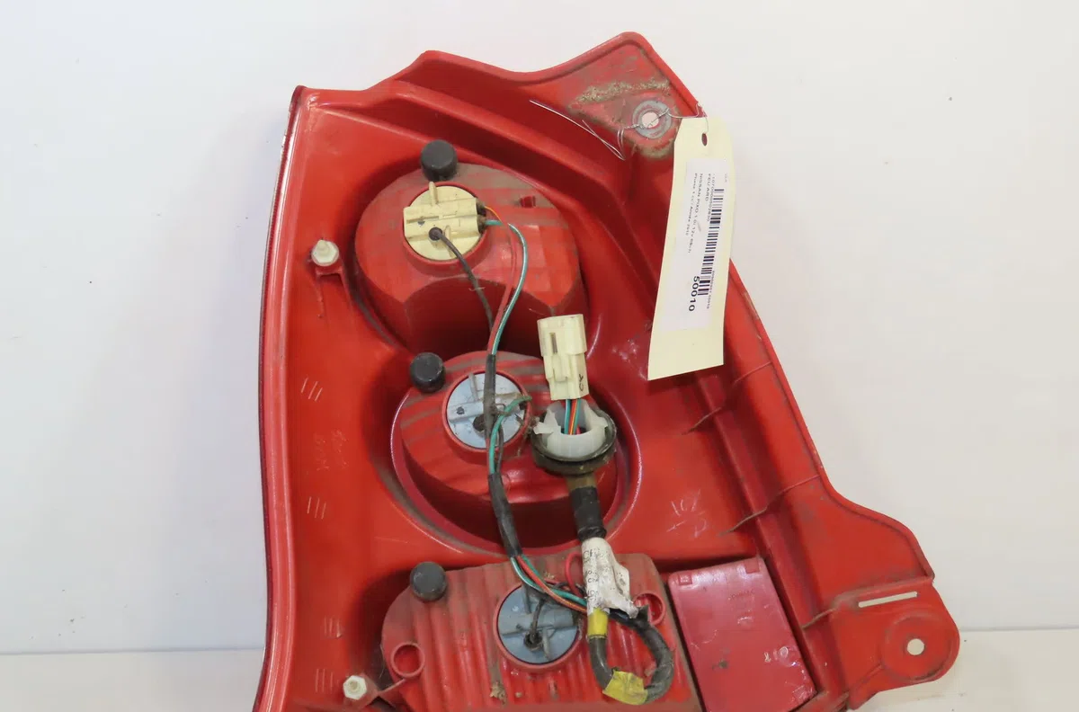 Feu arrière droit Nissan PIXO (UA0) 1.0 (2009) 5 portes occasion