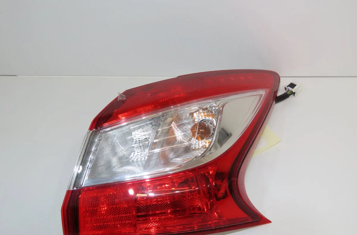 Feu arrière droit Nissan PULSAR 3-5 portes (C13) 1.2 dig-t (2014) occasion