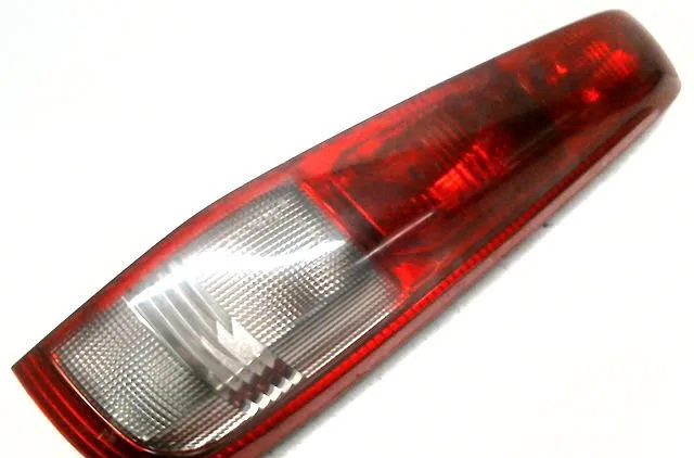 Feu arrière droit Nissan X-TRAIL I (T30) 2.2 di 4x4 (2001-2005) occasion