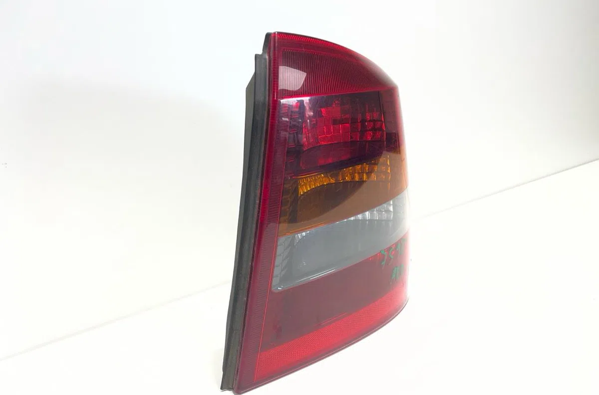 Feu arrière droit Opel ASTRA G 3-5 portes (T98) 1.7 dti 16v (f08, f48) (2000-2005) occasion