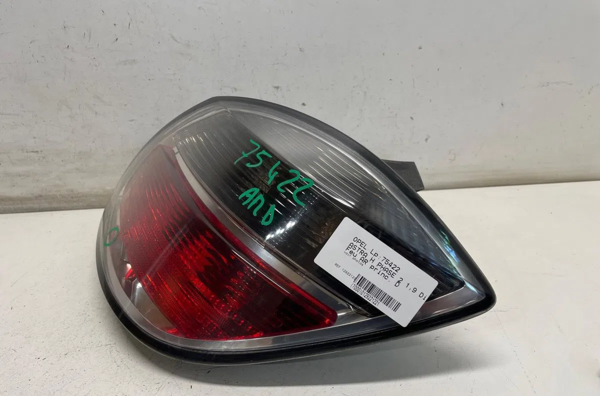 Feu arrière droit Opel ASTRA H (A04) 1.9 cdti (l48) (2004-2010) occasion