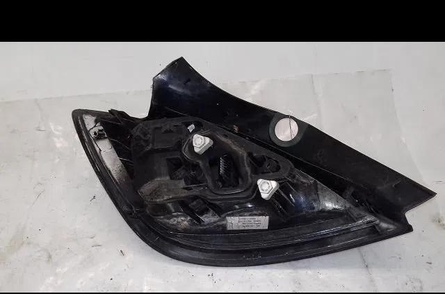 Feu arrière droit Opel ASTRA H (A04) 1.9 cdti (l48) (2004-2010) occasion