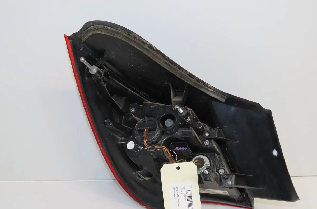 Feu arrière droit Opel ASTRA J GTC 2.0 cdti (08) (2011-2015) occasion