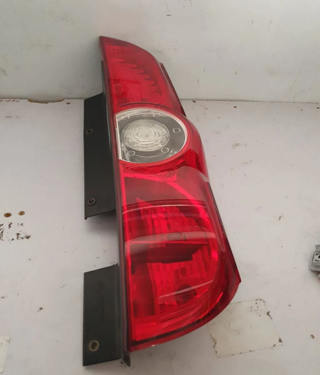 Feu arrière droit OPEL COMBO D occasion