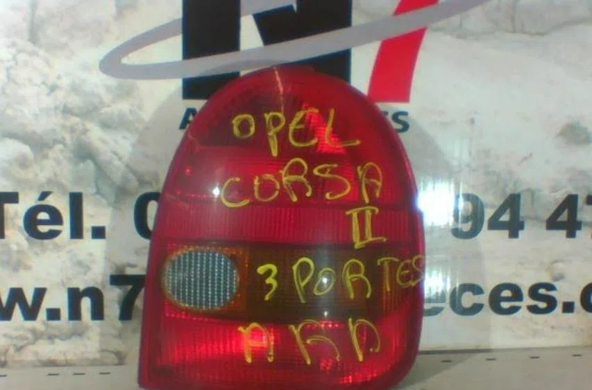 Feu arrière droit OPEL CORSA B PHASE 2 occasion