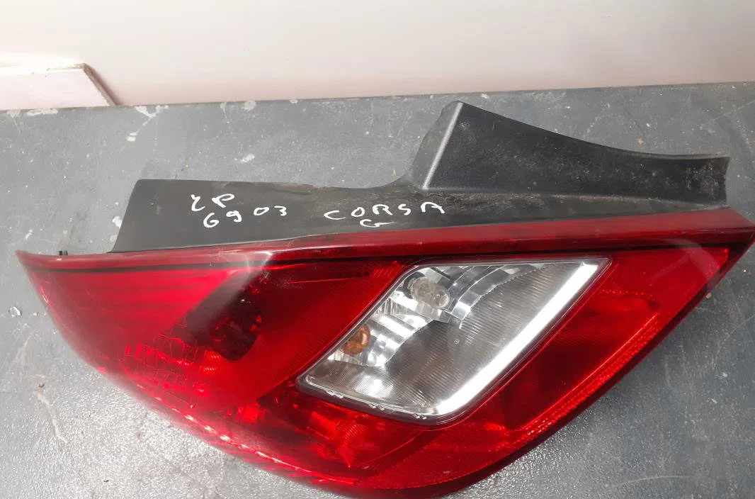 Feu arrière droit OPEL CORSA D PHASE 1 occasion