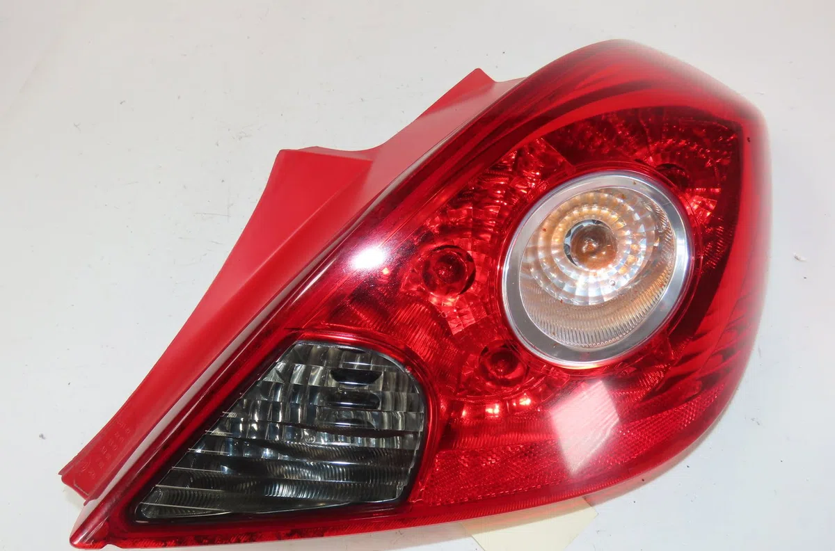 Feu arrière droit Opel CORSA D (S07) 1.3 cdti (l08, l68) (2006-2014) 5 portes occasion