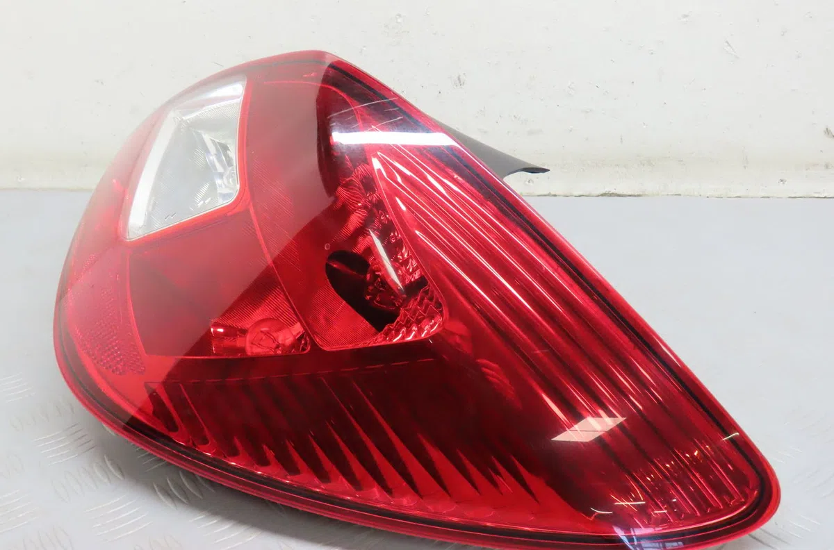 Feu arrière droit Opel CORSA D (S07) 1.3 cdti (l08, l68) (2006-2014) 5 portes occasion