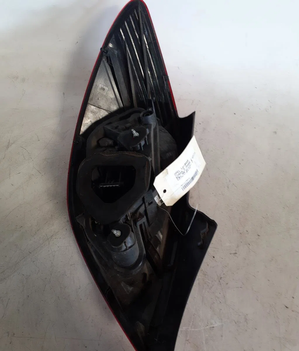 Feu arrière droit Opel CORSA D (S07) 1.4 (l08, l68) (2006-2014) 3 portes occasion