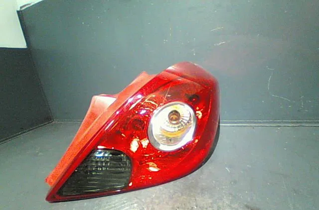 Feu arrière droit Opel CORSA D (S07) 1.4 (l08, l68) (2006-2014) occasion