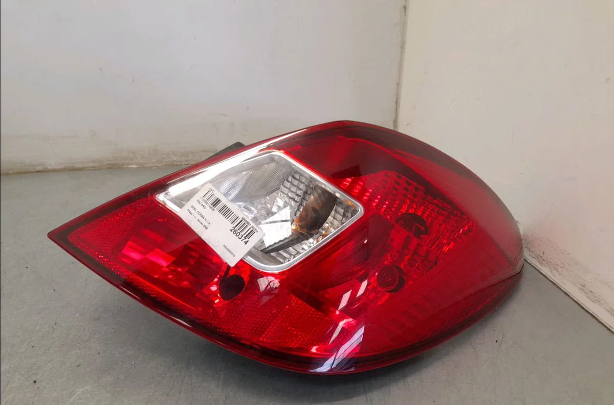 Feu arrière droit Opel CORSA D (S07) 1.4 (l08, l68) (2006-2014) occasion