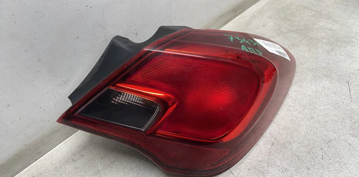 Feu arrière droit Opel CORSA E (X15) 1.2 (08, 68) (2014) occasion