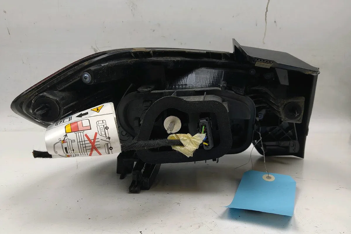 Feu arrière droit Opel CORSA F 1.2 (68) (2019) occasion