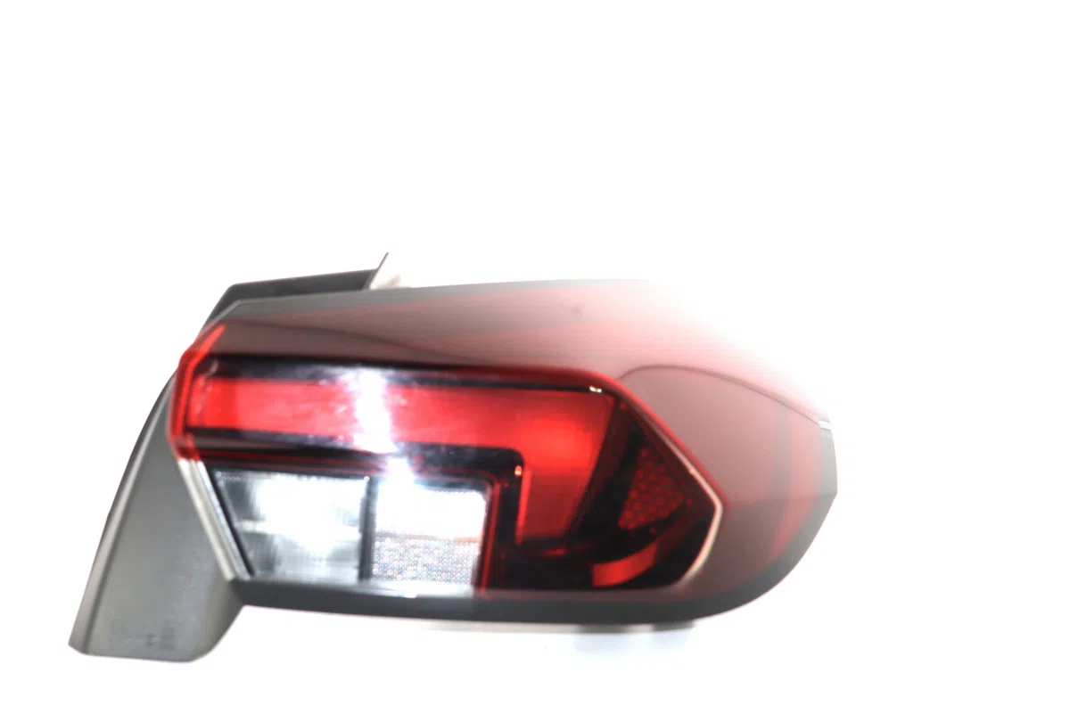 Feu arrière droit Opel CORSA F 1.5 (68) (2019) occasion