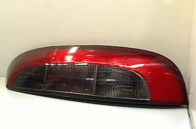 Feu arrière droit OPEL CORSA III 1.0i 12v occasion