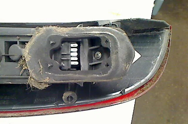 Feu arrière droit OPEL CORSA occasion