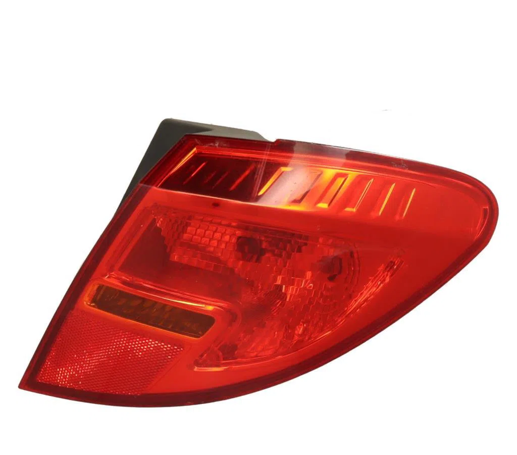Feu arrière droit Opel MERIVA B Monospace (S10) 1.4 (75) (2010-2017) occasion