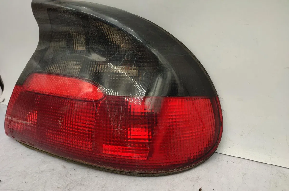 Feu arrière droit OPEL TIGRA 1 COUPE occasion