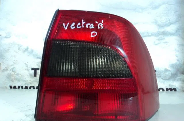Feu arrière droit OPEL VECTRA B PHASE 1 occasion