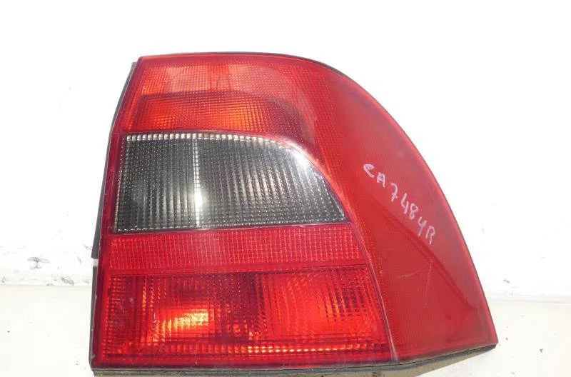 Feu arrière droit OPEL VECTRA B PHASE 2 occasion