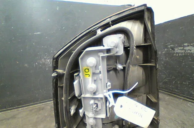 Feu arrière droit Opel VECTRA C (Z02) 2.2 dti 16v (f69) (2002-2004) occasion