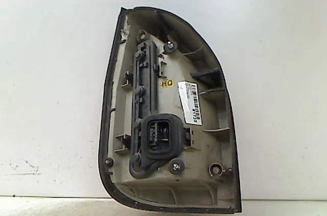 Feu arrière droit Opel ZAFIRA A Monospace (T98) 2.0 dti 16v (f75) (2000-2005) 5 portes occasion