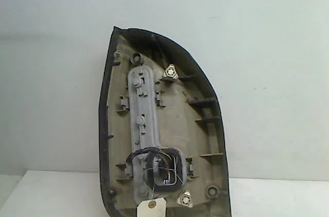Feu arrière droit Opel ZAFIRA A Monospace (T98) 2.2 dti 16v (f75) (2002-2005) 5 portes occasion