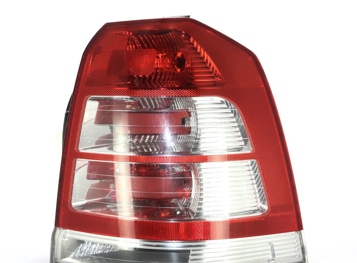 Feu arrière droit Opel ZAFIRA - ZAFIRA FAMILY B (A05) 1.7 cdti (m75) (2008-2015) occasion