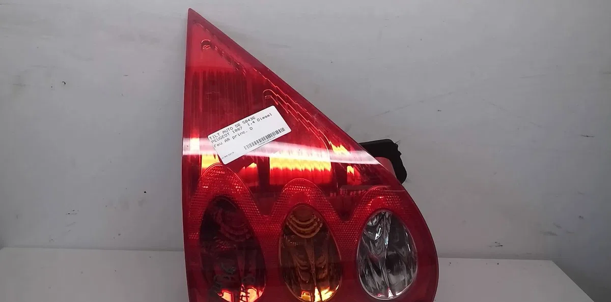 Feu arrière droit Peugeot 1007 (KM_) 1.4 hdi (2005) occasion