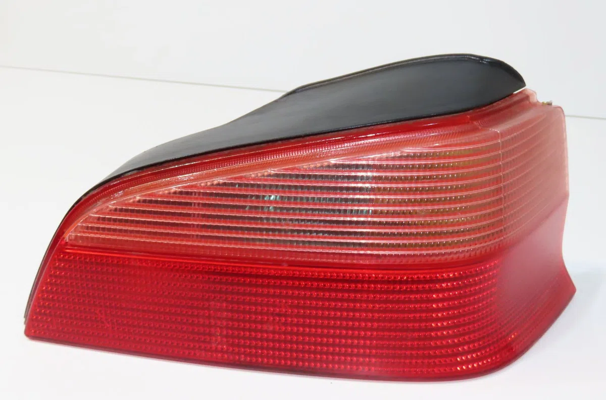 Feu arrière droit Peugeot 106 I (1A, 1C) 1.0 (1991-1996) occasion