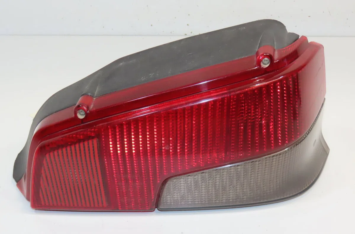 Feu arrière droit Peugeot 106 I (1A, 1C) 1.4 (1991-1996) occasion