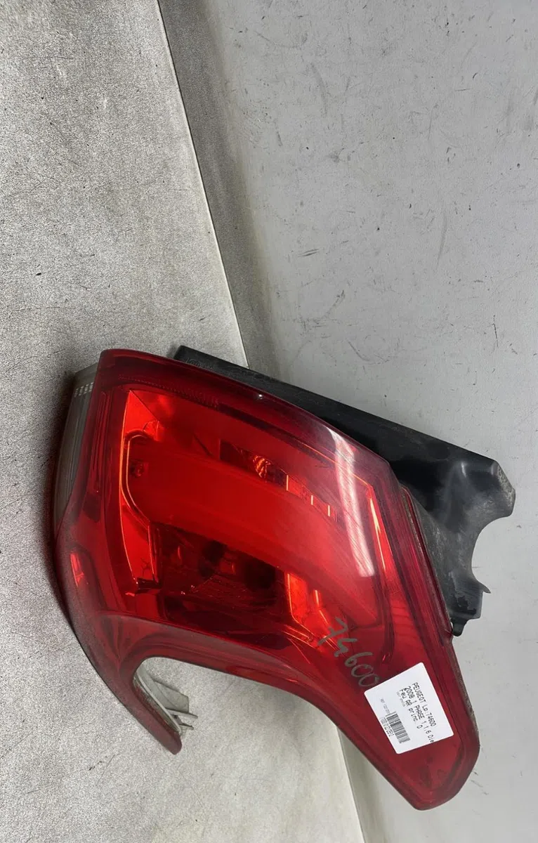 Feu arrière droit Peugeot 2008 I (CU_) 1.6 hdi (2013) occasion