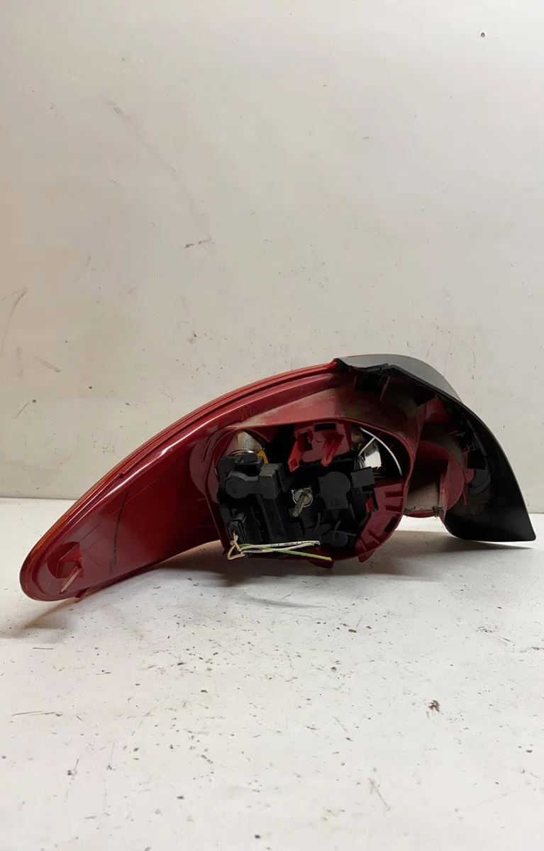 Feu arrière droit Peugeot 206 3-5 portes (2A-C) 1.6 16v (2000-2009) 3 portes occasion