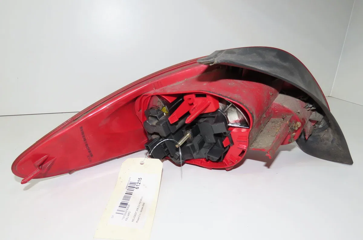 Feu arrière droit Peugeot 206 3-5 portes (2A-C) 2.0 hdi 90 (1999-2009) 5 portes occasion