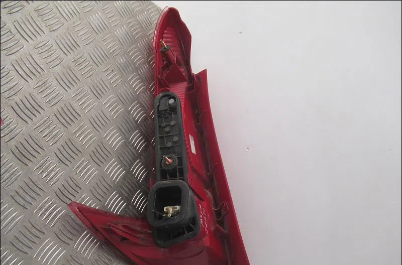 Feu arrière droit Peugeot 206 SW (2E-K) 1.4 (2002-2007) occasion