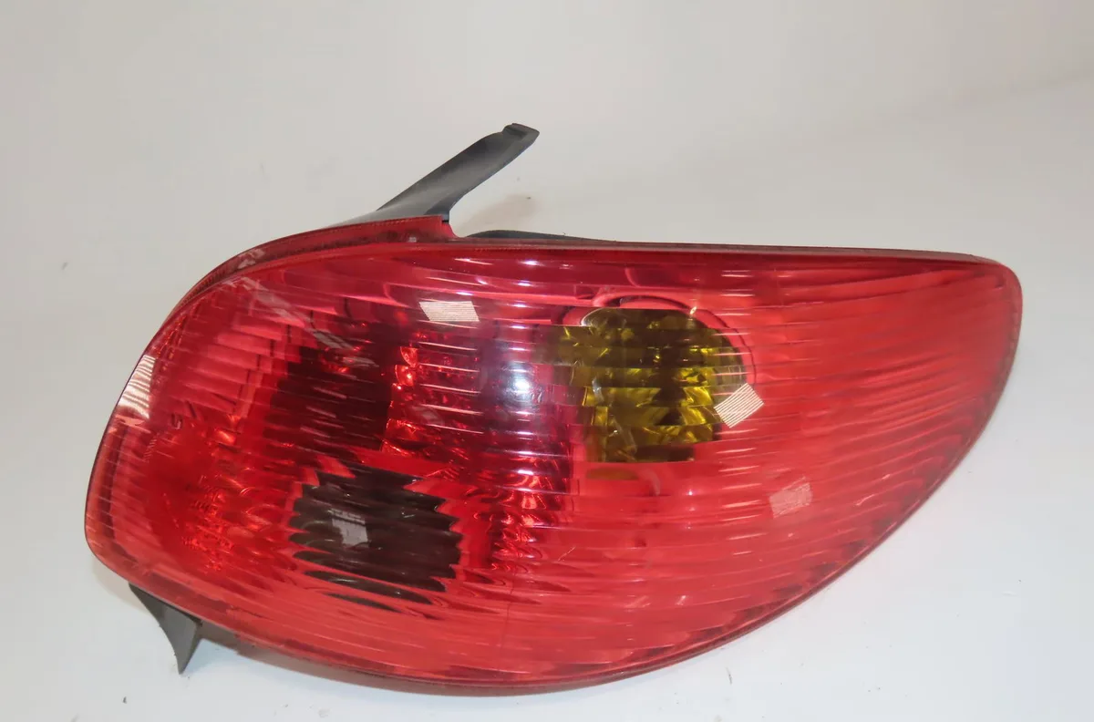 Feu arrière droit Peugeot 206 Van 1.4 hdi (2001-2009) occasion