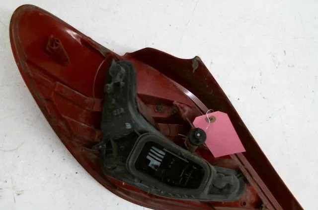 Feu arrière droit Peugeot 207-207 (WA_, WC_) 1.4 16v (2006-2013) occasion