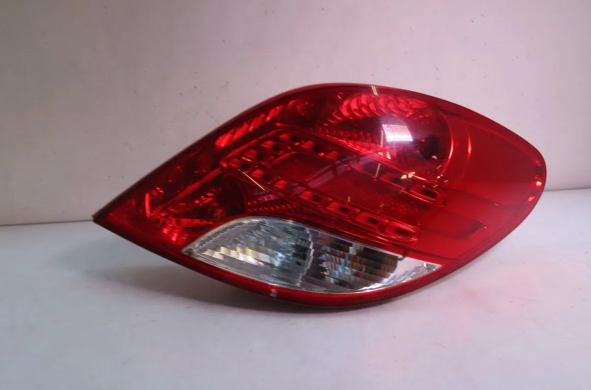 Feu arrière droit Peugeot 207-207 (WA_, WC_) 1.4 hdi (2006-2015) 5 portes occasion