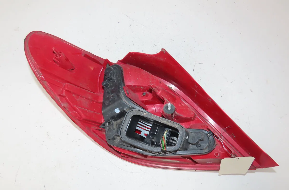Feu arrière droit Peugeot 207-207 (WA_, WC_) 1.4 hdi (2006-2015) 5 portes occasion