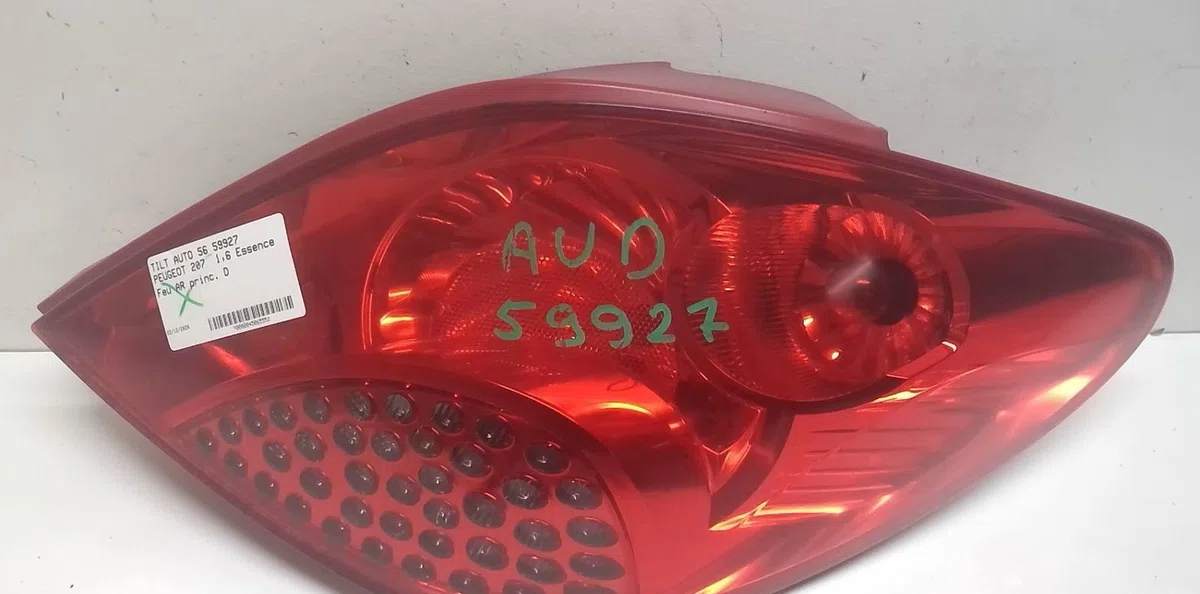 Feu arrière droit Peugeot 207-207 (WA_, WC_) 1.6 16v (2006-2013) occasion