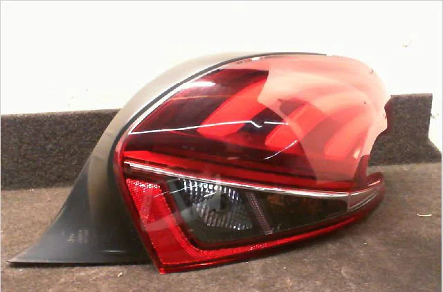 Feu arrière droit Peugeot 208 I (CA_, CC_) 1.2 puretech 82 (2018) occasion