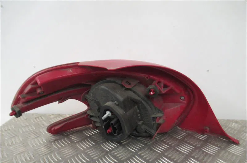 Feu arrière droit Peugeot 208 I (CA_, CC_) 1.4 hdi (2012) 3 portes occasion