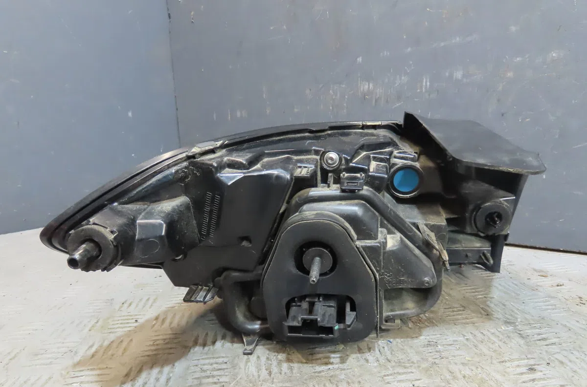 Feu arrière droit Peugeot 208 II (UB_, UP_, UW_, UJ_) 1.2 puretech 100 (2019) 5 portes occasion