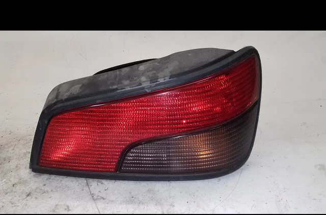 Feu arrière droit Peugeot 306 3-5 portes (7A, 7C, N3, N5) 1.6 (1993-2000) occasion