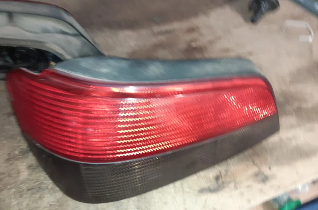Feu arrière droit Peugeot 306 3-5 portes (7A, 7C, N3, N5) 2.0 hdi 90 (1999-2002) occasion