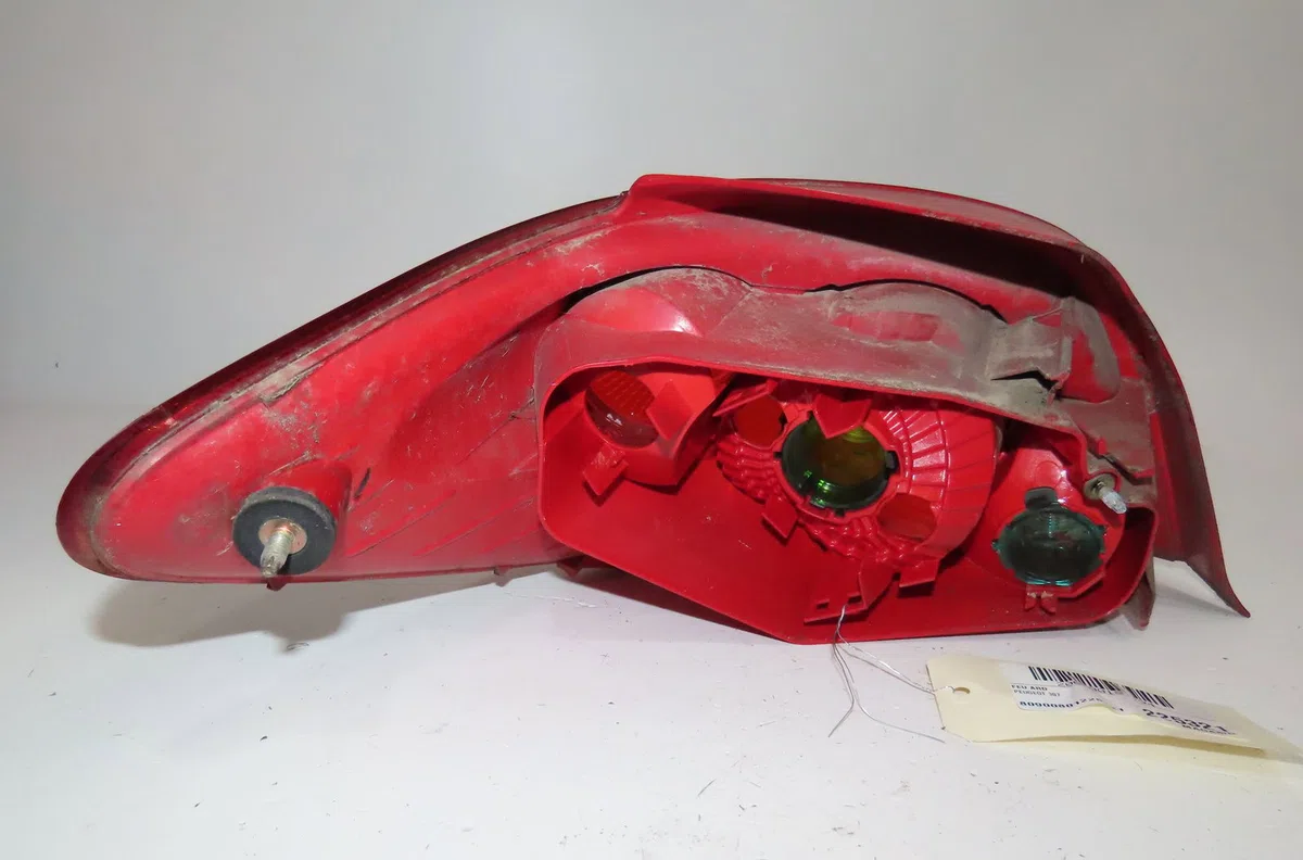 Feu arrière droit Peugeot 307 (3A-C) 1.6 hdi 110 (2004-2009) 5 portes occasion