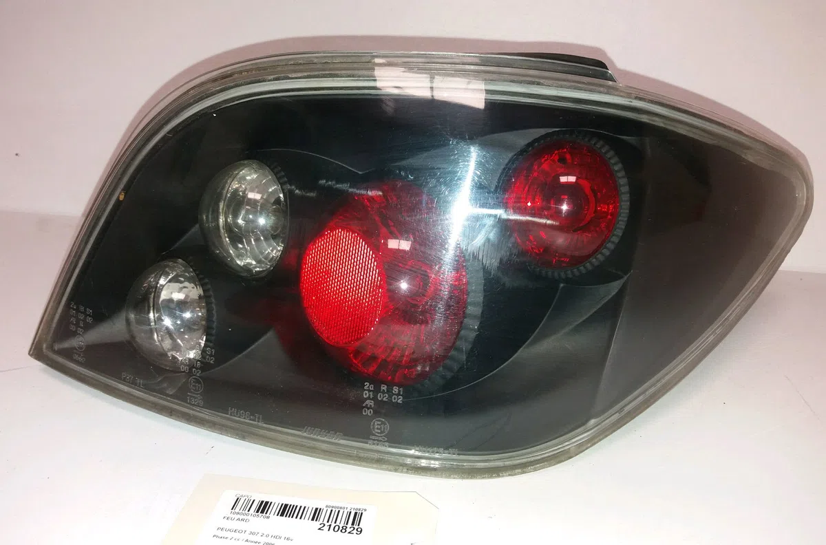 Feu arrière droit Peugeot 307 (3A-C) 2.0 hdi 135 (2003-2007) occasion
